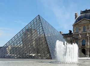 Louvre v Paříži