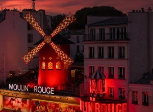 Le Moulin Rouge v Paříži