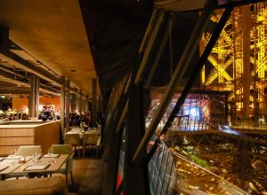 58 Tour Eiffel Restaurant v Paříži