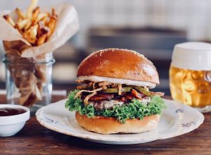 DISH fine burger bistro, Praha