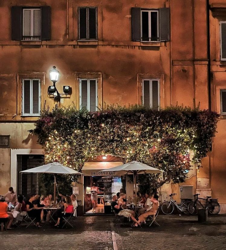 Salotto 42