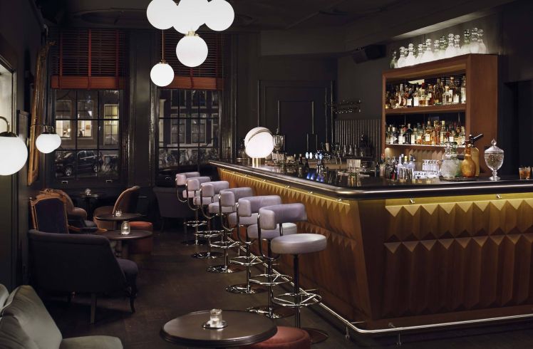 Pulitzer's bar