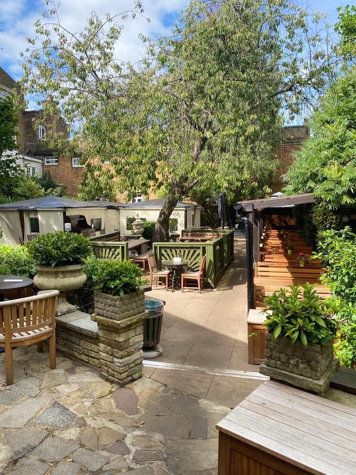 The Spaniards Inn