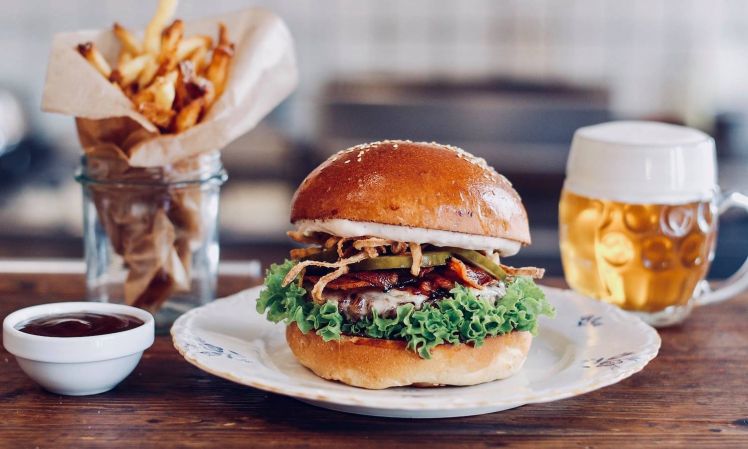 DISH fine burger bistro, Praha